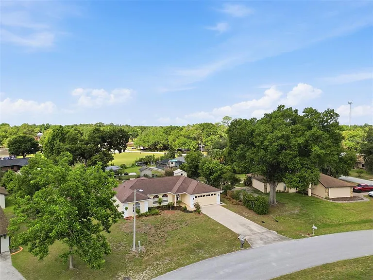 1011 Winifred Way — Photo 30