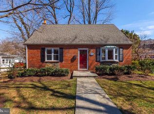 10103 Wildwood Rd, Kensington, MD 20895