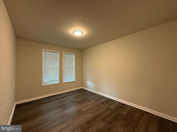 5th image of 606 Springfield Ave