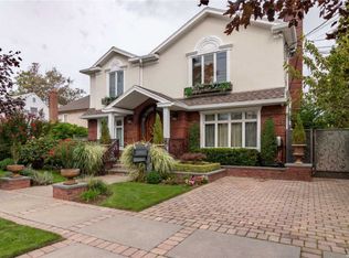 15913 85th St, Howard Beach, NY 11414