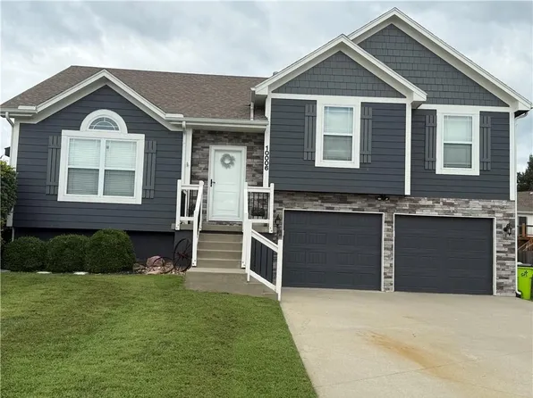 10006 E 212th St, Peculiar, MO 64078