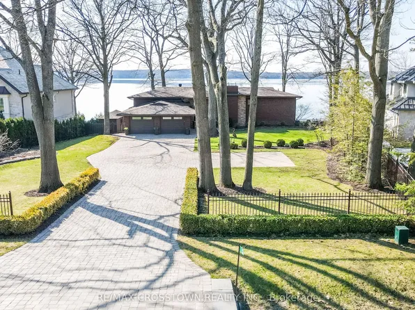 13 Georgina Dr, Oro Medonte, ON L4M 1E9