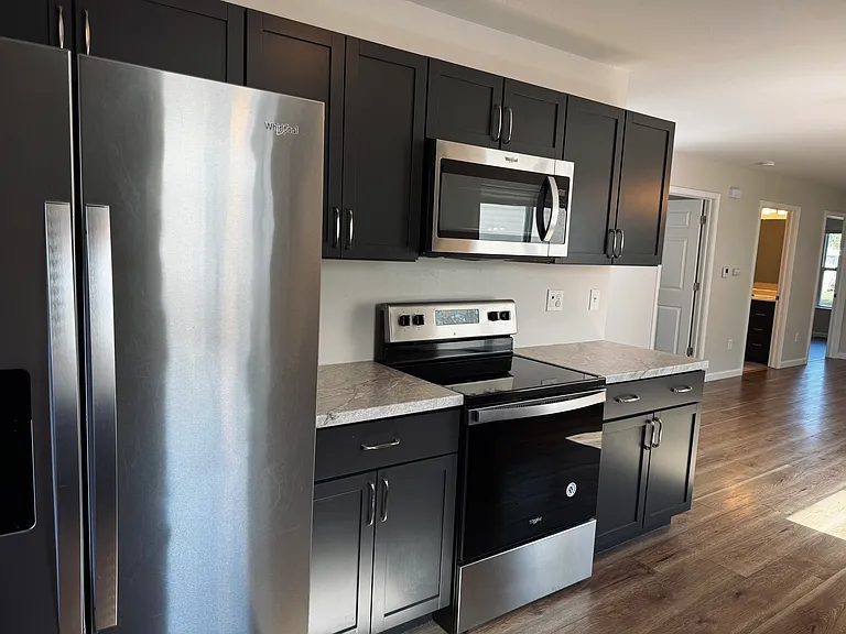806 10th St SW — Photo 16
