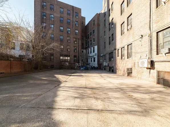 781 Washington Avenue image 28 of 29