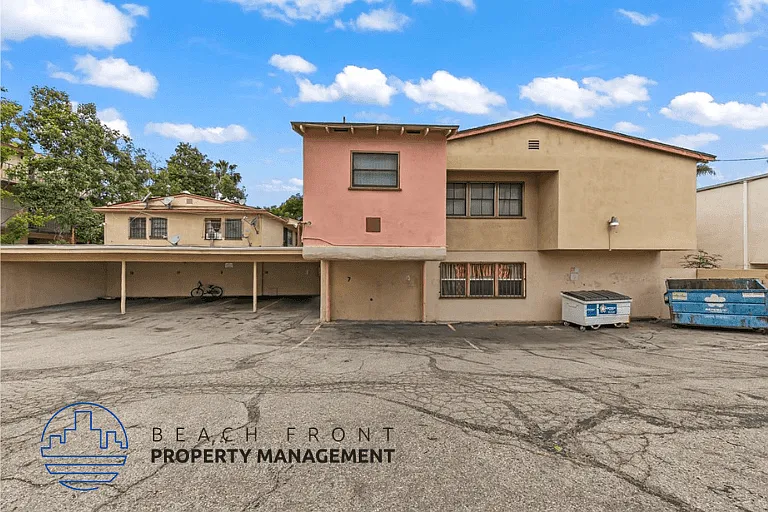 608 W Hyde Park Blvd — Photo 14