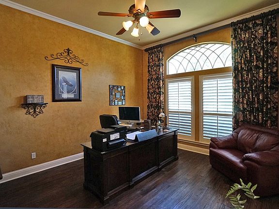 4th image of 5201 Oak Valley Dr