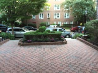8320 141st St APT 2, Briarwood, NY 11435