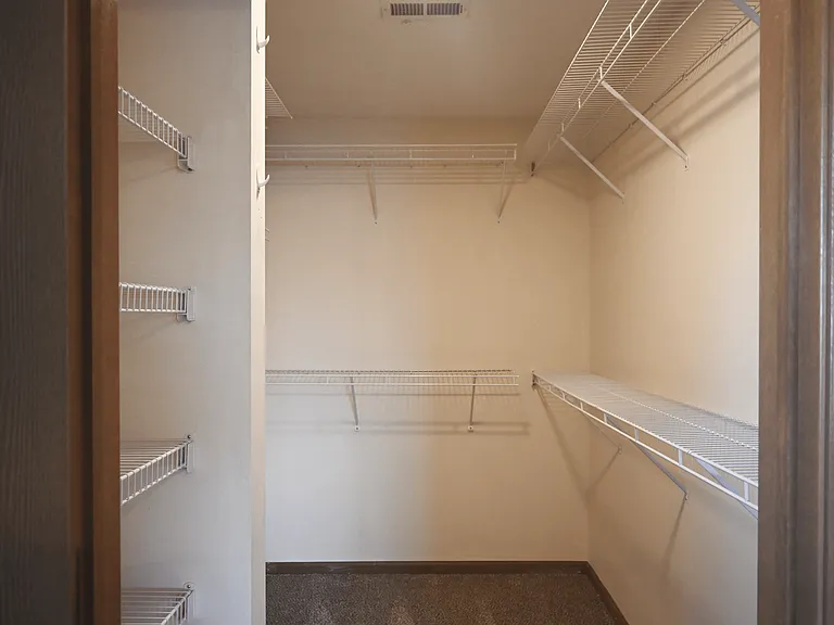 112 E Glenmore Dr — Photo 38
