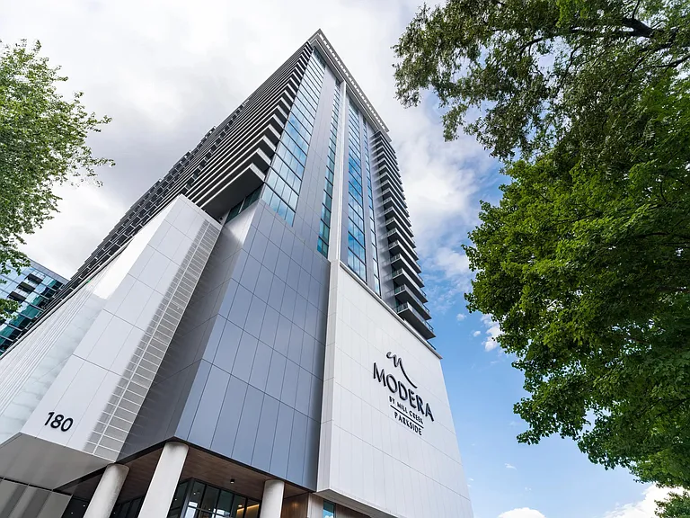 Rising above Midtown, Modera Parkside in Atlanta offers striking architecture and immediate access to the city's cultural, dining, and green spaces.