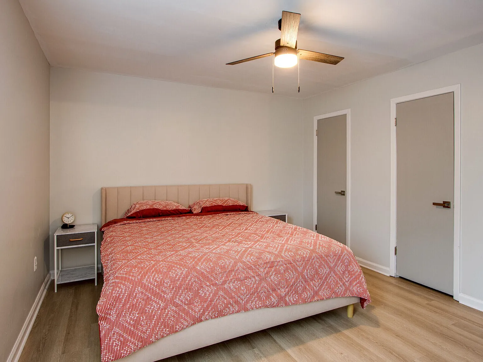 2 bed, 1000 sqft, $1,350 — Photo 3