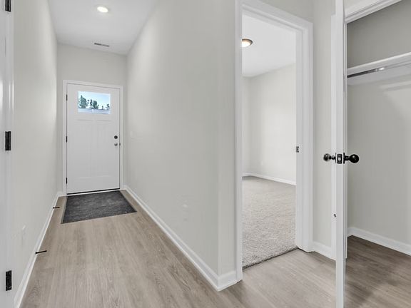 3rd image of 1936 Deerfield Ln