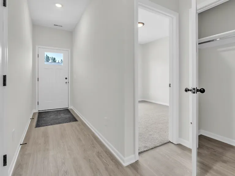 1937 Deerfield Ln — Photo 3