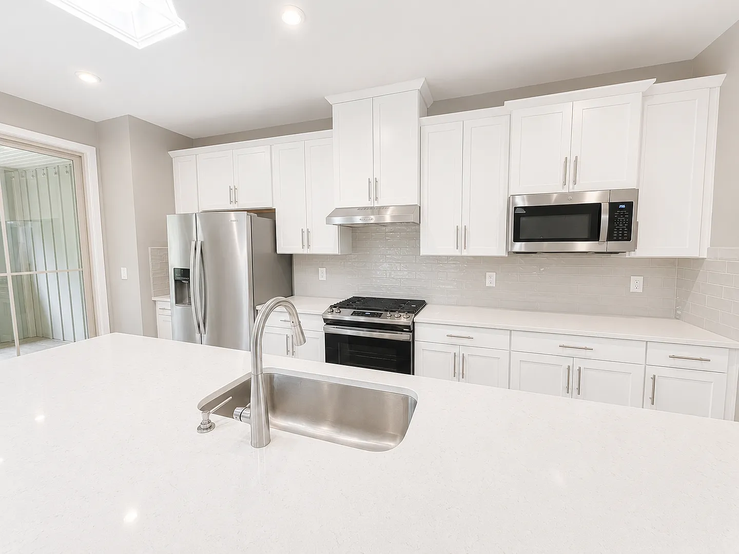 Modern Luxury Townhome Near Downtown Greenville — Photo 3