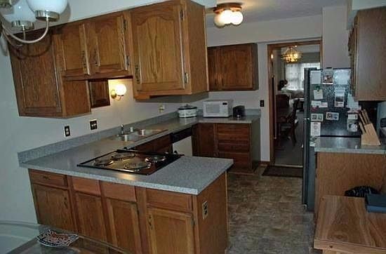 4th image of 1813 Tuxworth Ave #9