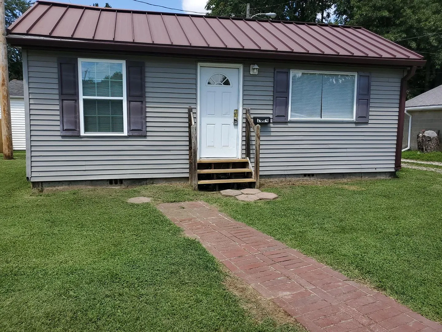 2034 Covert Ave photo 1