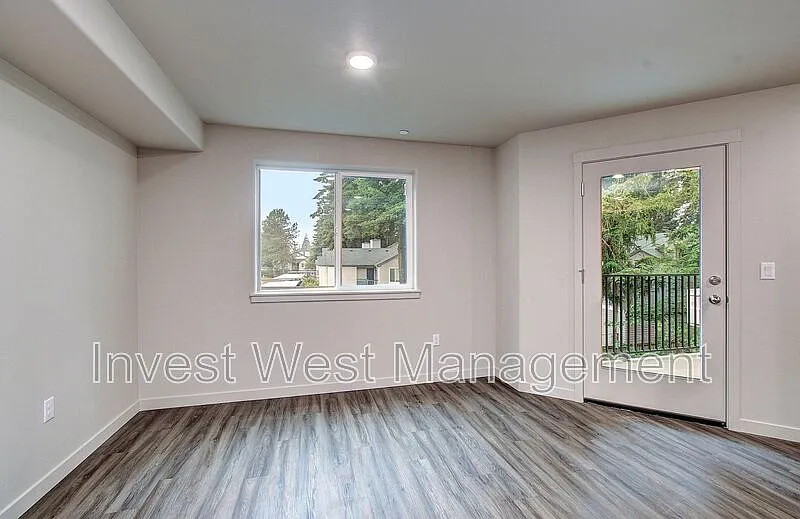 2 bed, 1.0 bath, 886 sqft, $1,795 — Photo 4