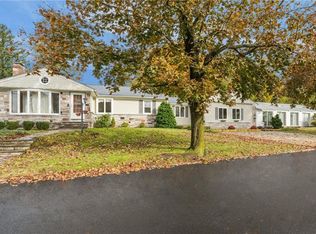2 Oak Grove Blvd, North Providence, RI 02911