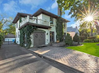 76 Maple St, Sayville, NY 11782
