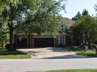 3006 Royal Queens Ct, Saint Charles, IL 60174