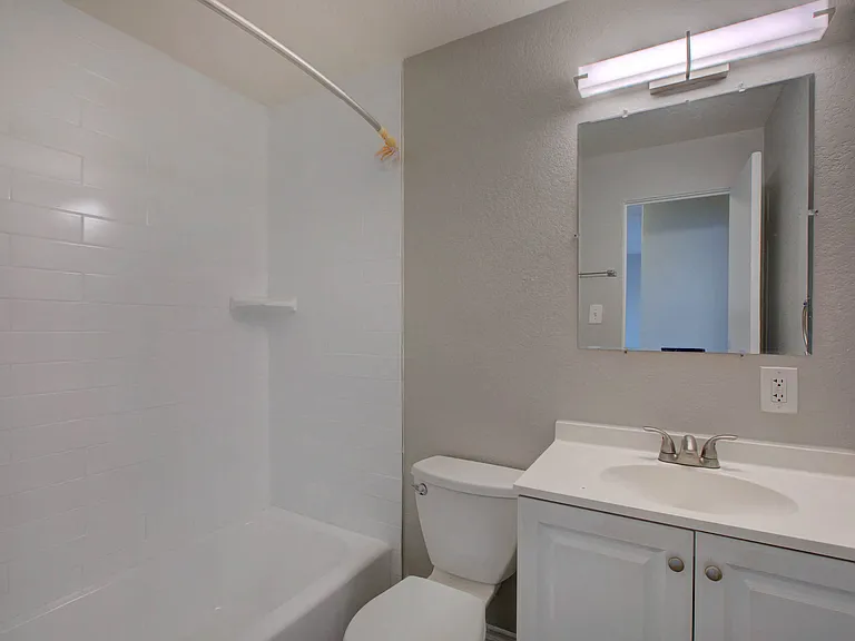 KOBE Apartments — Photo 28