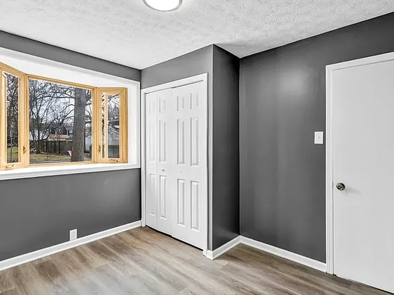 204 Grove Ave — Photo 7