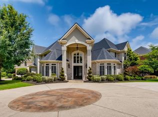 2804 Country House Ln, Buford, GA 30519