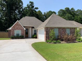 13388 Williamsburg Dr, Walker, LA 70785
