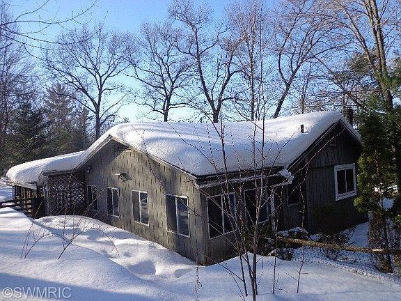4th image of 1724 E Hess Lake Dr