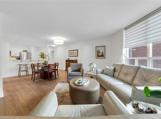 185 Robinson St #203, Oakville, ON