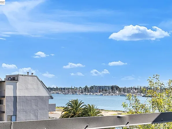 7 Embarcadero W APT 312, Oakland, CA 94607