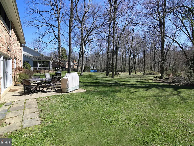 8947 Colesbury Pl — Photo 22