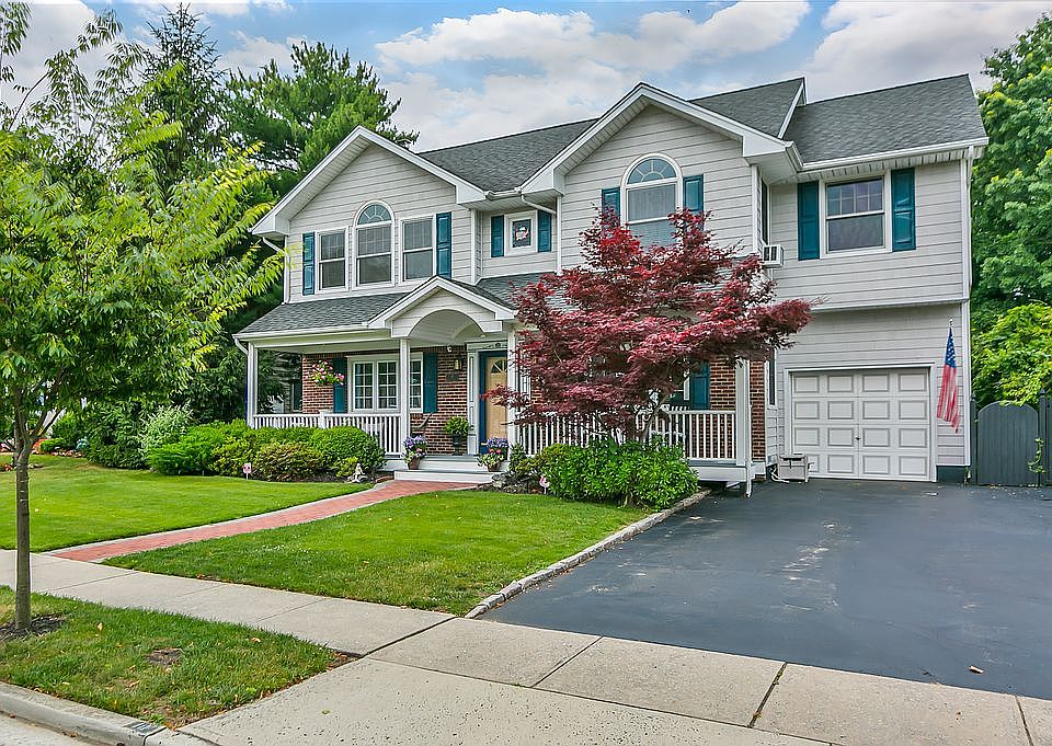 2nd image of 10 Leeds Ct