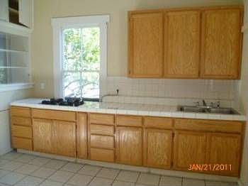 4th image of 640 E Julian St