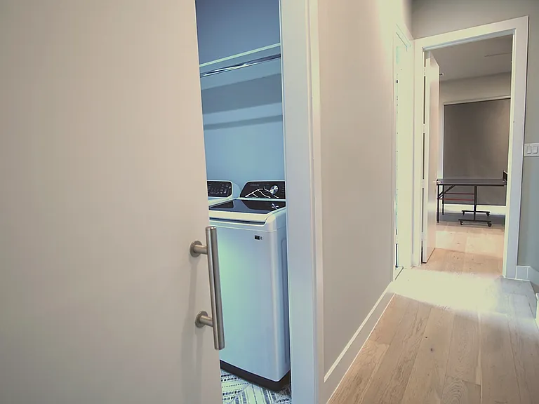 2228 Wycliff Ave — Photo 14