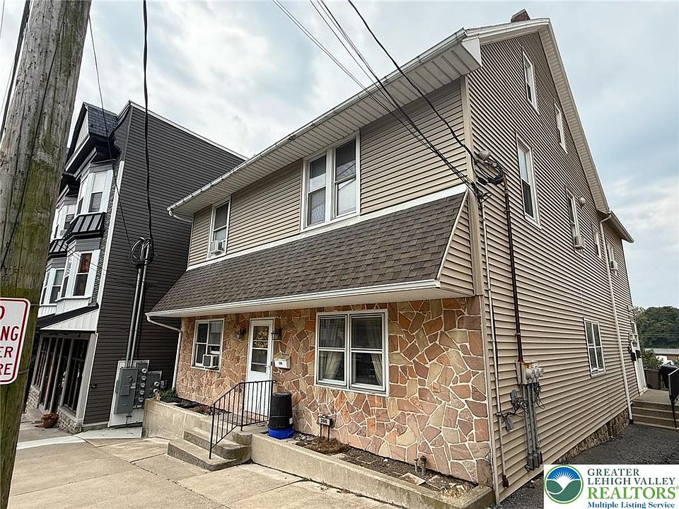 1st image of 206 S Main St