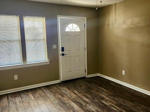 5th image of 128 Shubert St #A