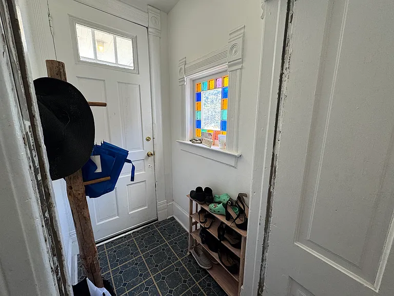 2429 N Oakland Ave #L — Photo 8