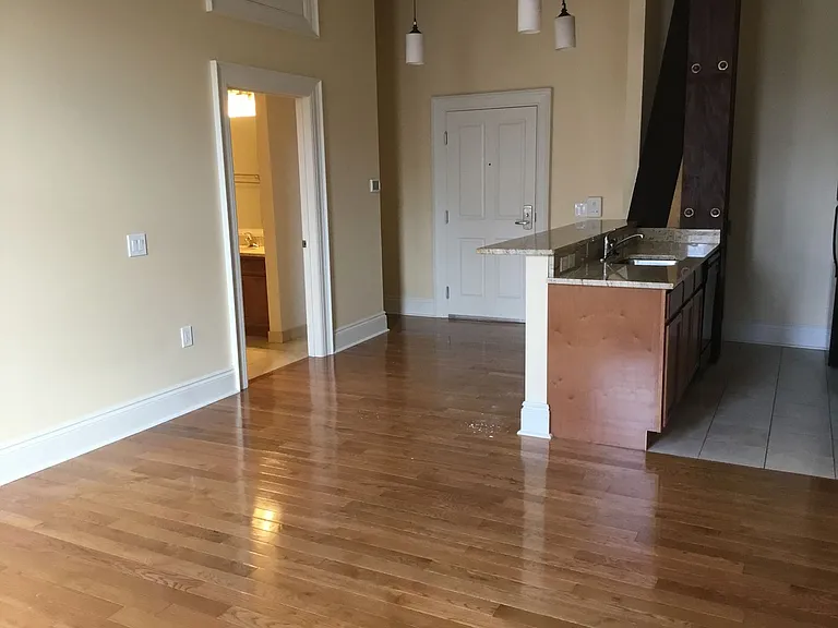 401 N Brady St — Photo 13
