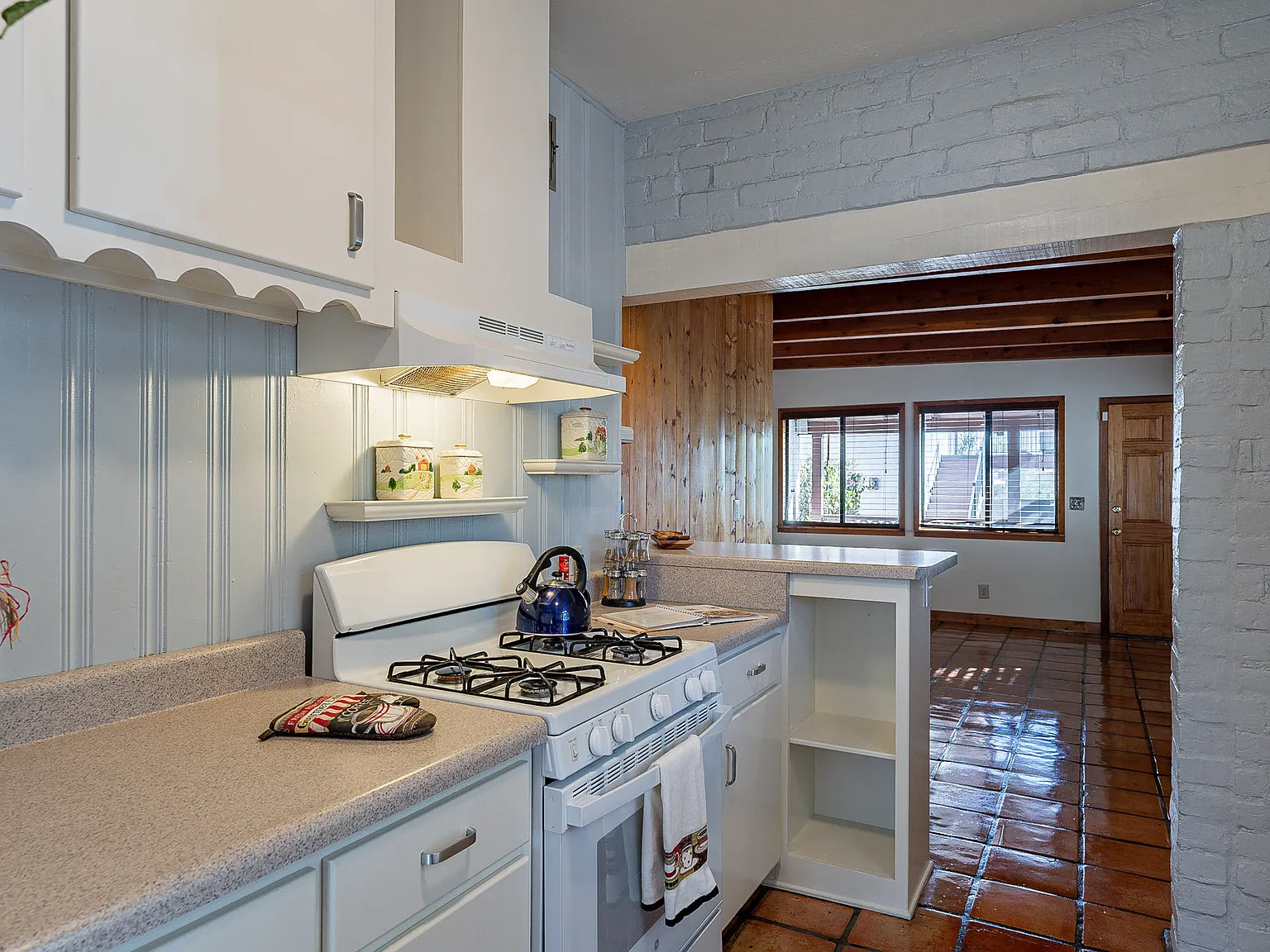 3 bed, 1600 sqft, $2,200 — Photo 4