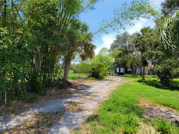 10850 Oakhurst Rd, Largo, FL 33774