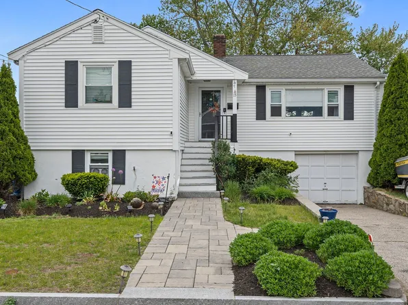 15 D St, Hull, MA 02045