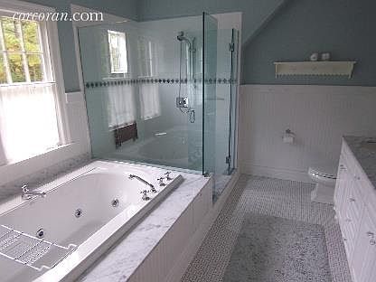 5th image of 11 Hilltop Ln