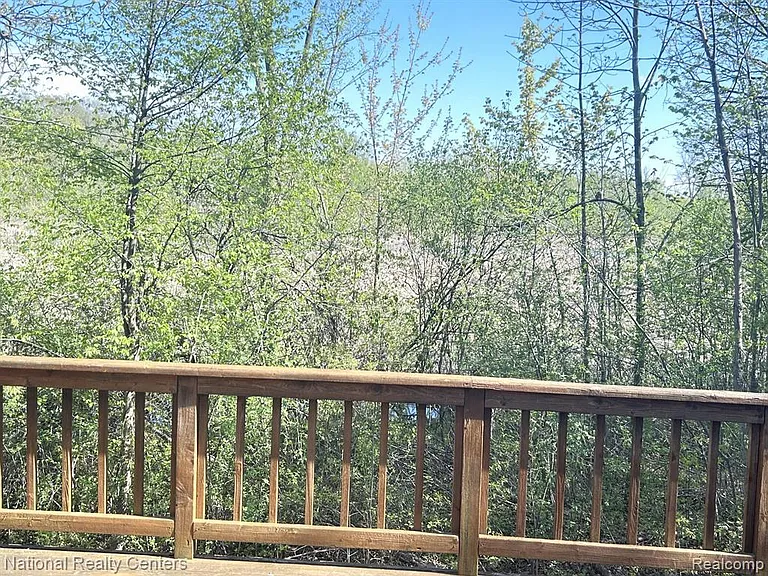 41997 Arrowhead Dr — Photo 25