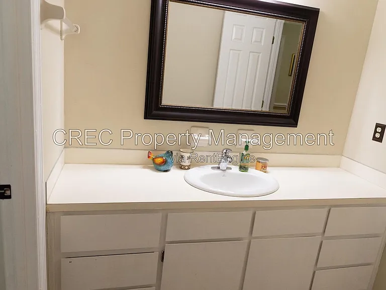 114 Queensbury Cir — Photo 31