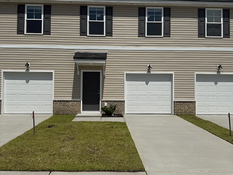 Pine Grove Townhomes — Photo 3