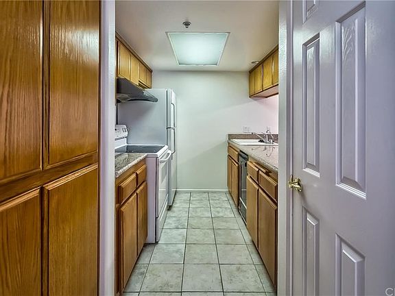 4th image of 918 W Garvey Ave APT 118