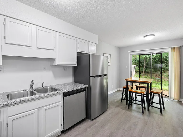 Longleaf Dr — Photo 7