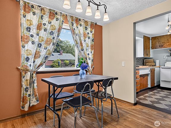 5th image of 9219 26th Avenue SW