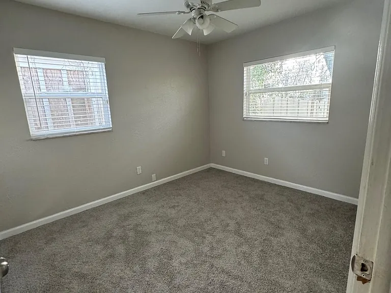 9601 Oak Ridge Ave — Photo 7