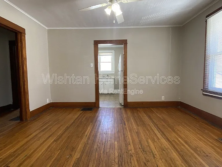 522 W Murray St — Photo 12